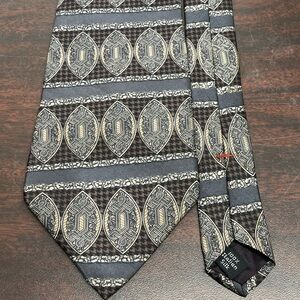 Henry Grethel 100% Italian Silk Necktie Brown Medallion